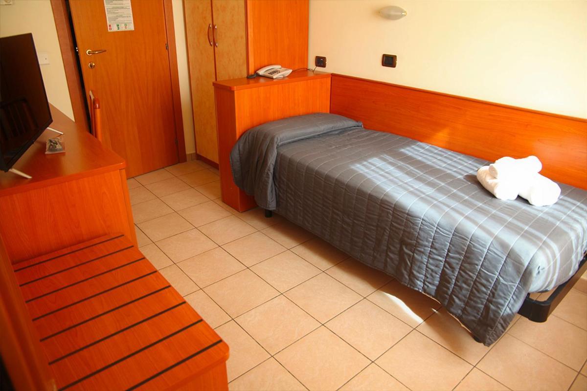 Hotel Villa Maria تْشيزيناتيكو المظهر الخارجي الصورة